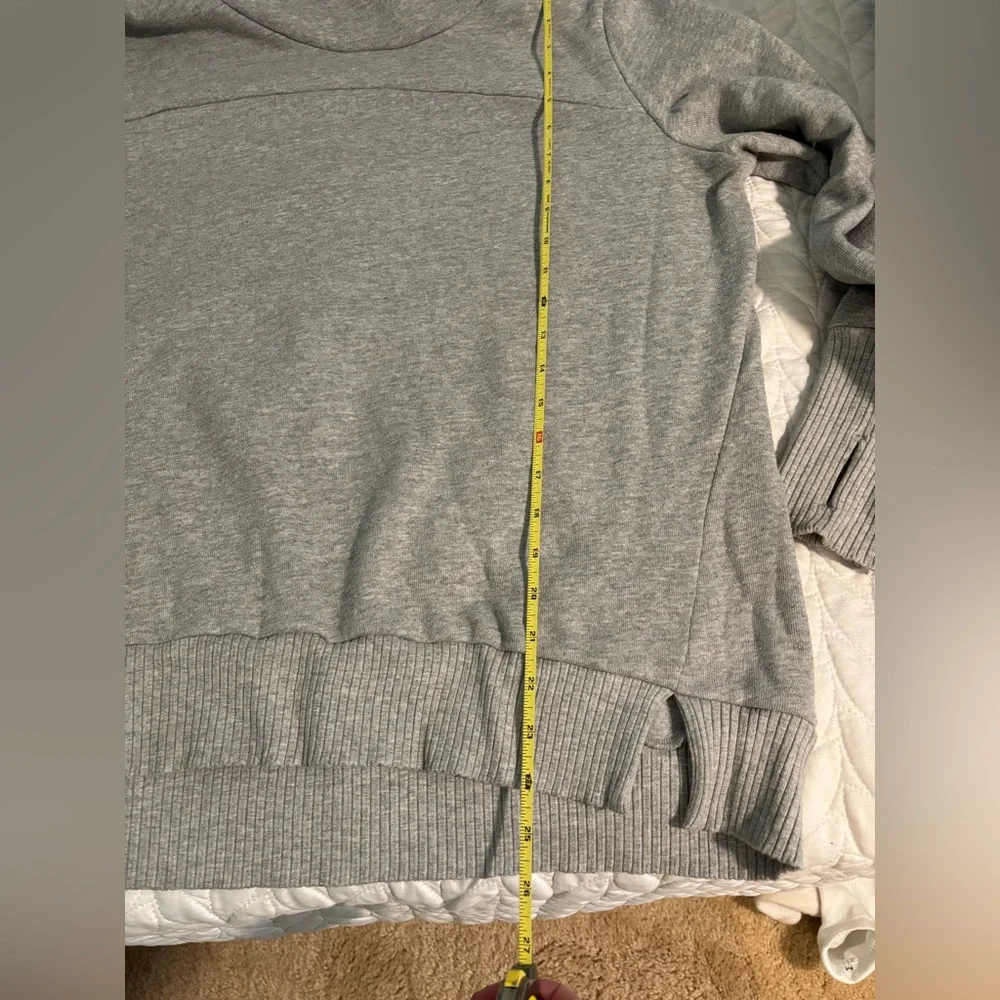 ALO Yoga Haze Long Sleeve Sweatshirt - Picture 8 of 8